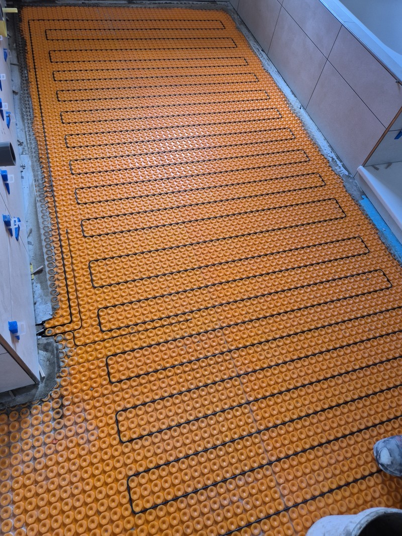 Verfliesung von Fußbodenheizung (Elektrisch & Wassergeführt)